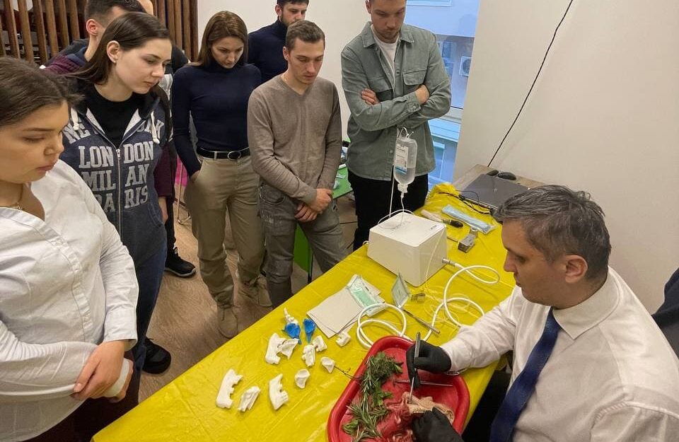 Тренінг “Методи аугментації альвеолярних відростків”