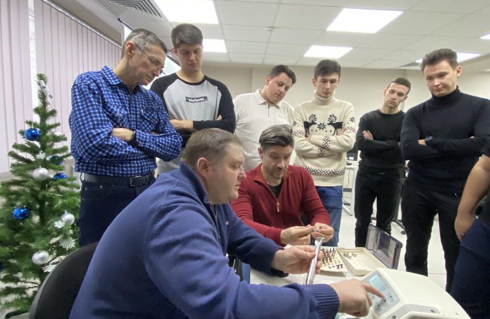 Основи навігаційної дентальної імплантації