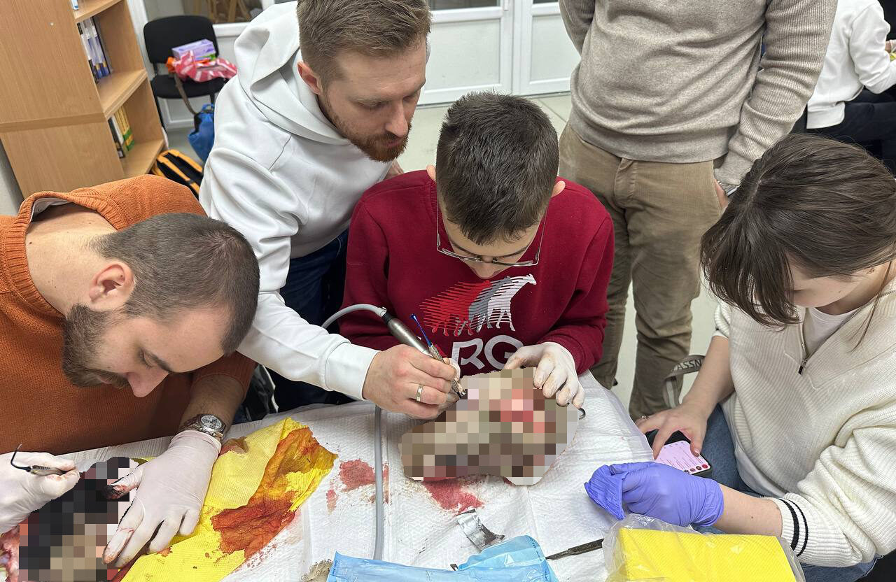 Удосконалення навичок передімплантаційної підготовки